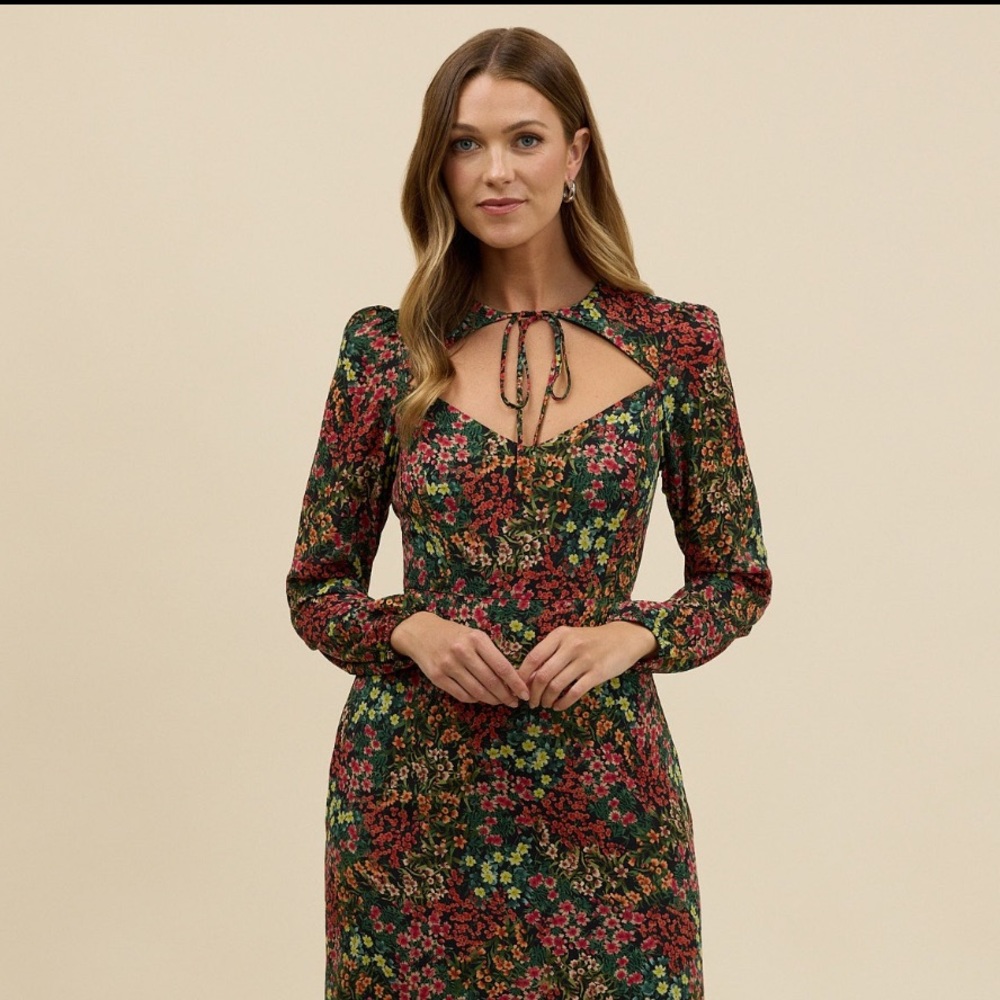 Floral mini dress 💐🌺